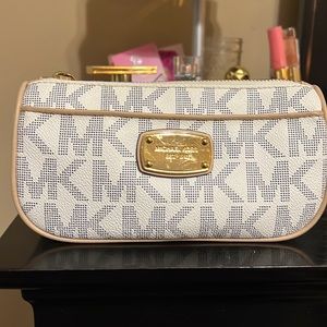COPY - Michael Kors make up bag